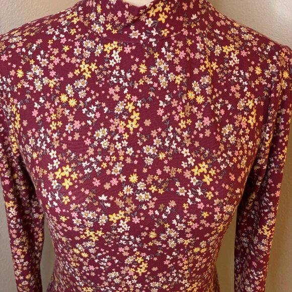 NWT Lulu's Women's Floral Long Sleeve Mock Neck Top Burgundy Size Large #239 - Picture 2 of 10